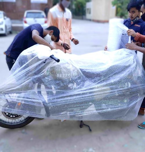 City Connect packers and movers team Bullet packing